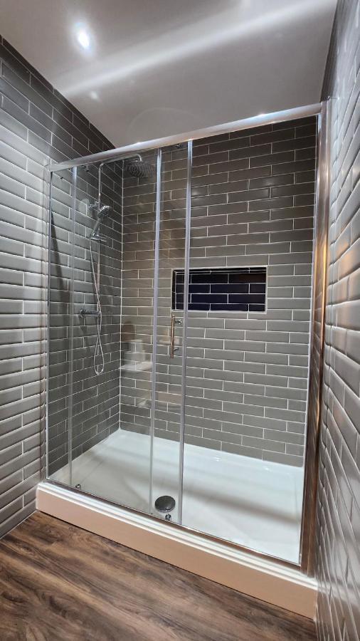 Principality Suites; Three Bed By Property Promise คาร์ดิฟฟ์ ภายนอก รูปภาพ